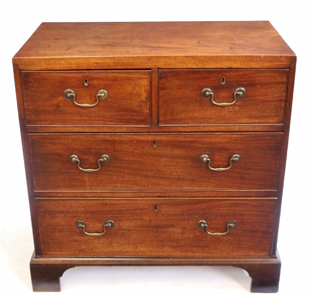 George 111 Mahogany Small Chest of 2 Short & 2 Long Drawers