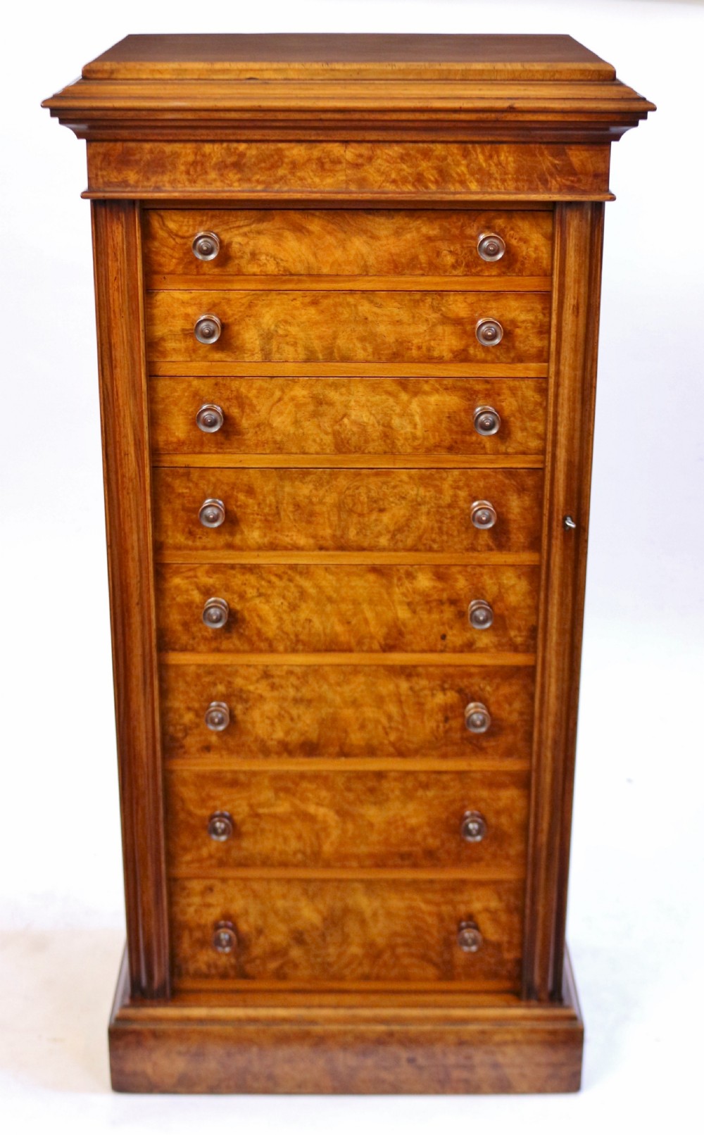 Fine Quality Victorian Figured Walnut 8 Drawer Wellington Chest