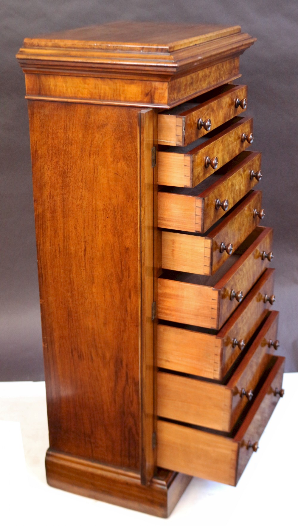 Fine Quality Victorian Figured Walnut 8 Drawer Wellington Chest View IV