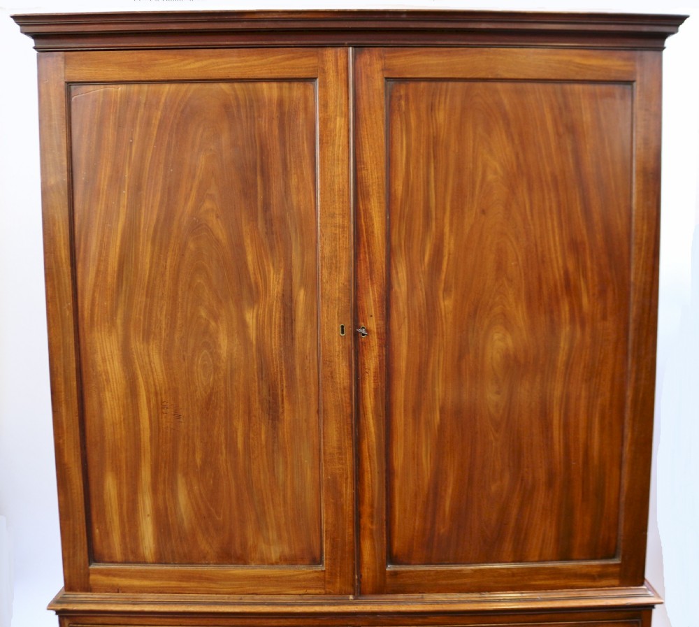 Fine George 111 Mahogany Linen Press with Sliding Trays View VIII