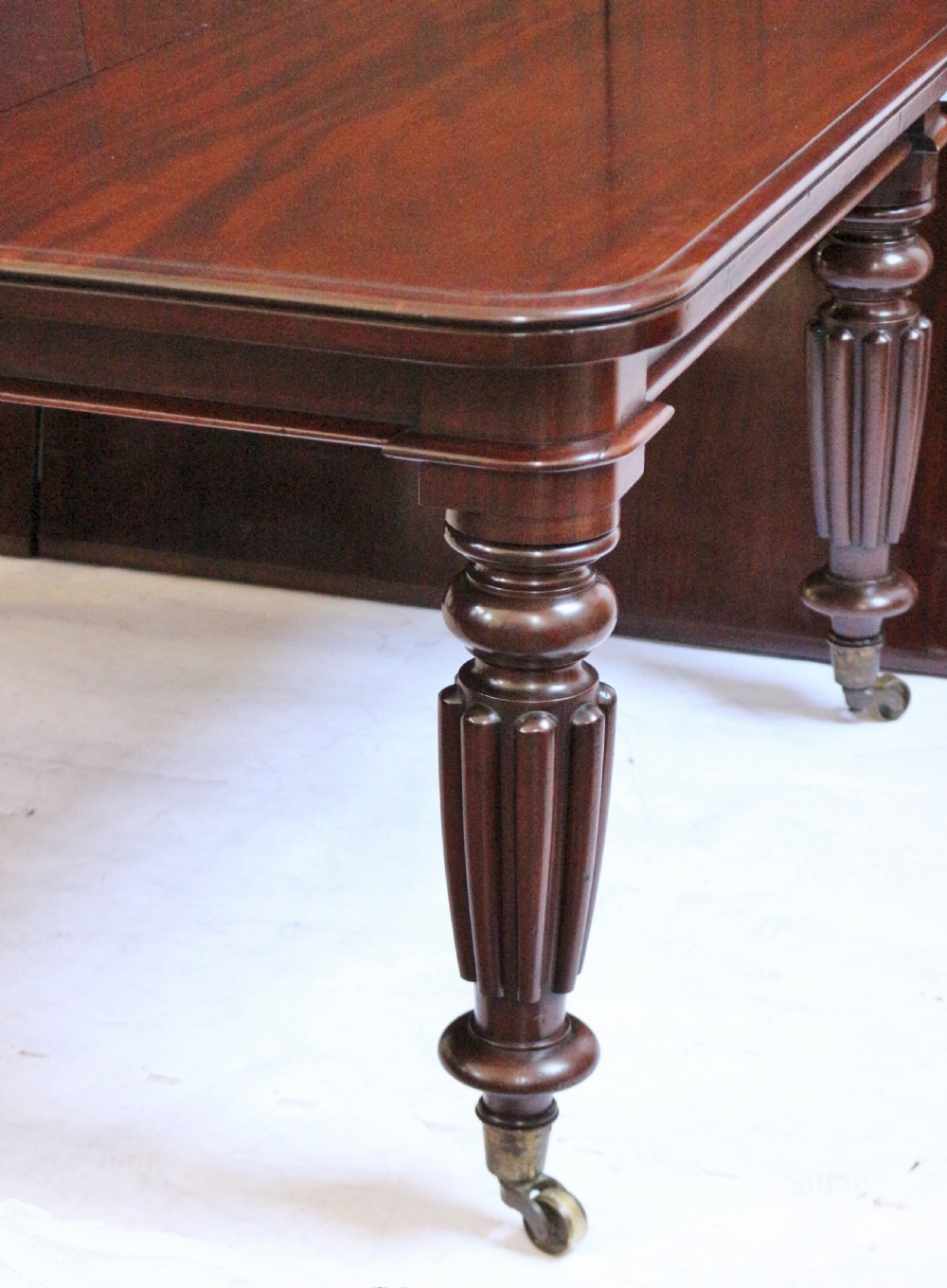 William 1V Mahogany 3 Leaf Extending Dining Table View XII