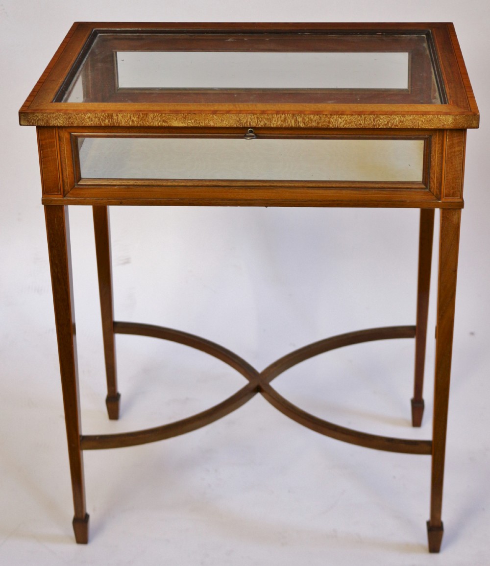Edwardian Mahogany Inlaid Bijouterie Display Table