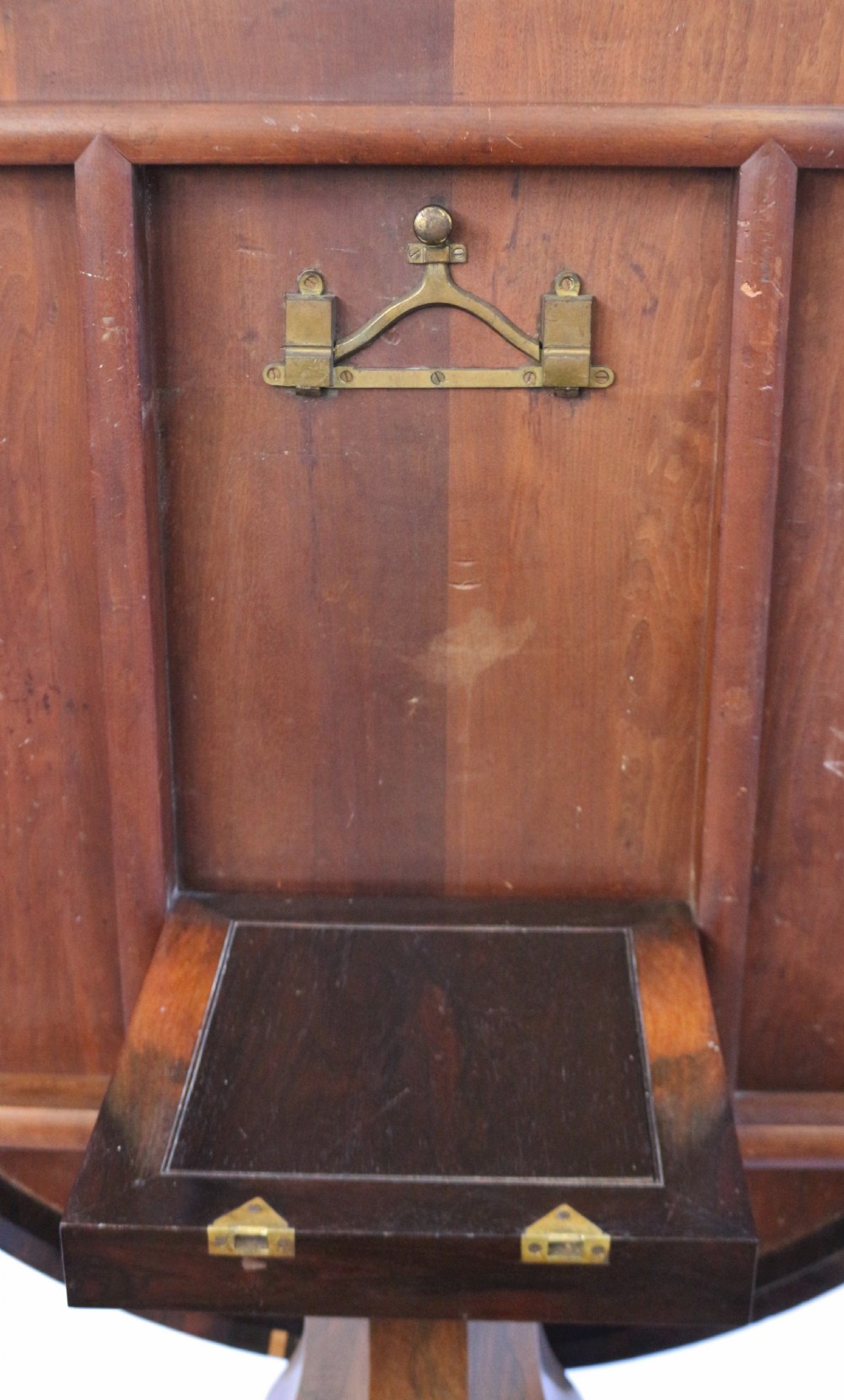 William 1V Figured Rosewood Tilt Top Circular Centre Table View VIII