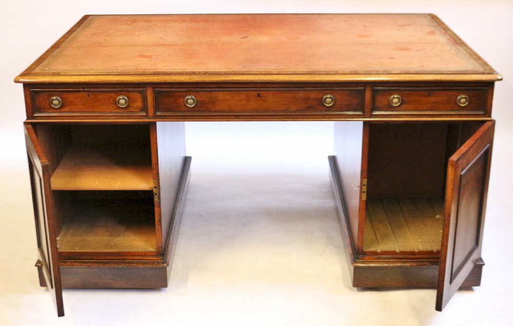 Good Quality Early Victorian Mahogany 3 Part Partners Desk View IV