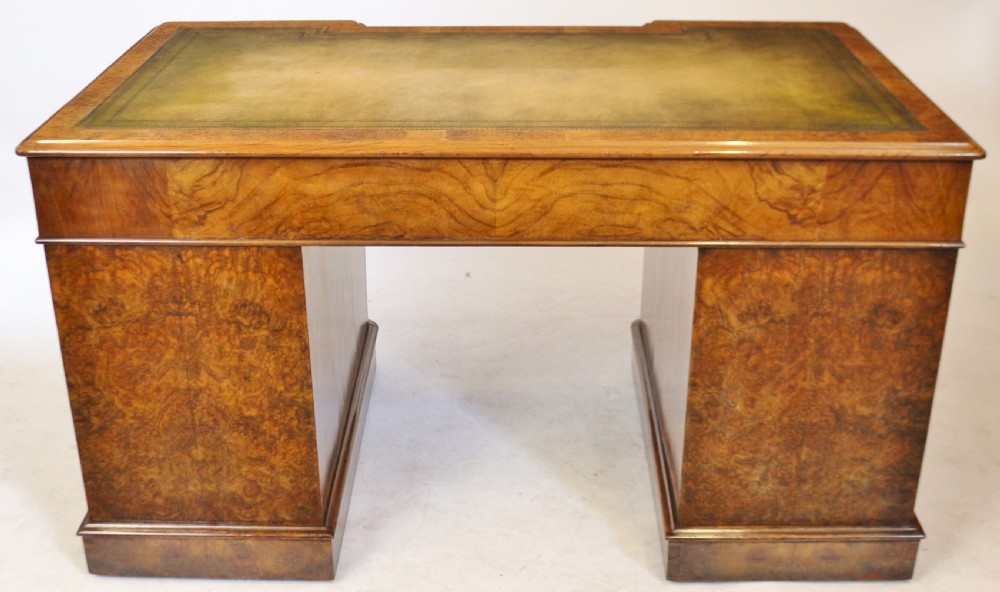 Good Quality Victorian Figured Walnut 3 Part 9 Drawer Kneehole Desk View V