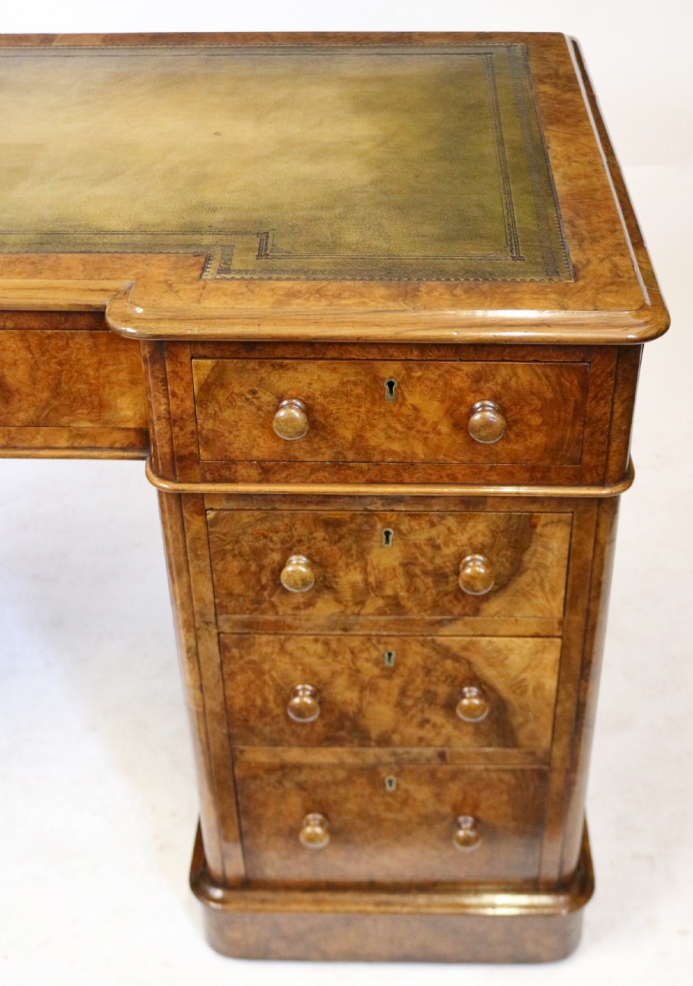 Good Quality Victorian Figured Walnut 3 Part 9 Drawer Kneehole Desk View IX