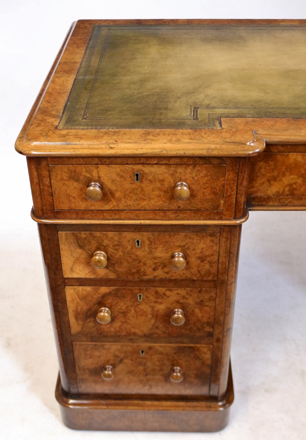 Good Quality Victorian Figured Walnut 3 Part 9 Drawer Kneehole Desk View X