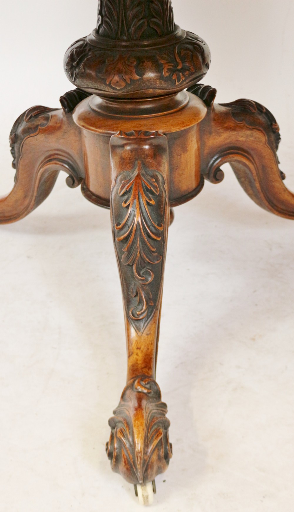 Victorian Figured Walnut Round Tilt Top Centre Table View IX