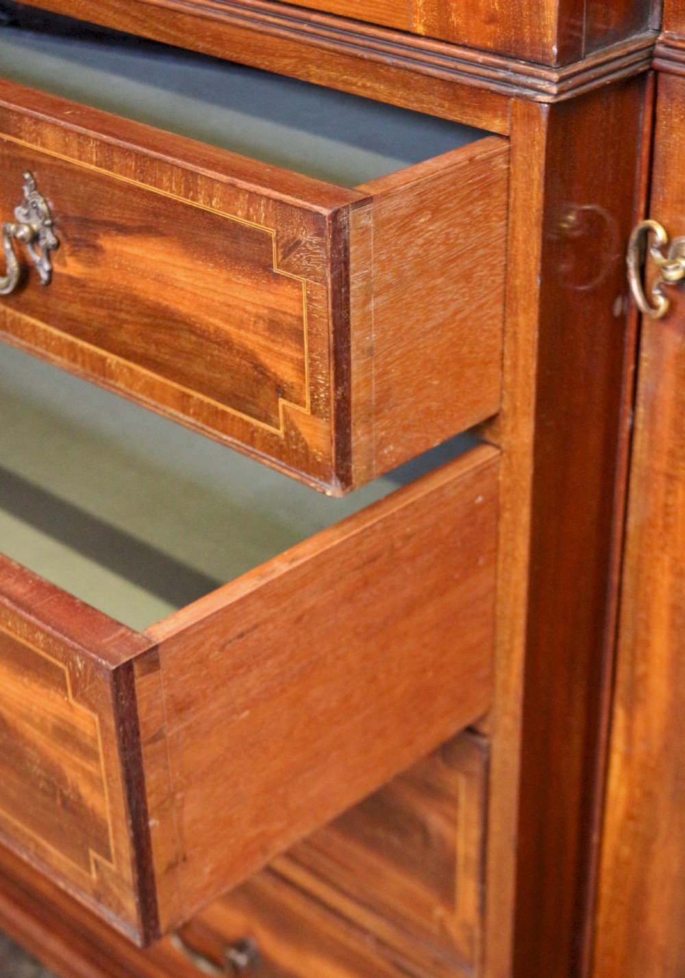 19C Mahogany Large 4 Door Breakfront Wardrobe View XII