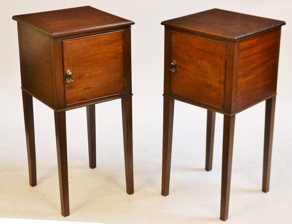 Edwardian 'Georgian Style' Pair of Mahogany Bedside Cupboards View III