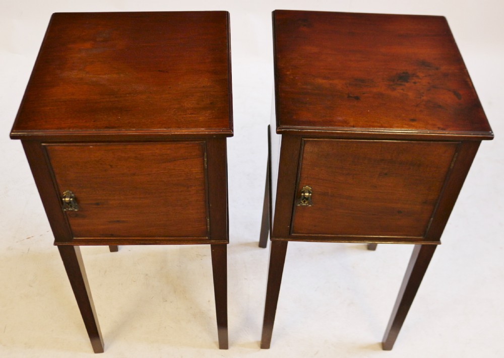 Edwardian 'Georgian Style' Pair of Mahogany Bedside Cupboards View IV