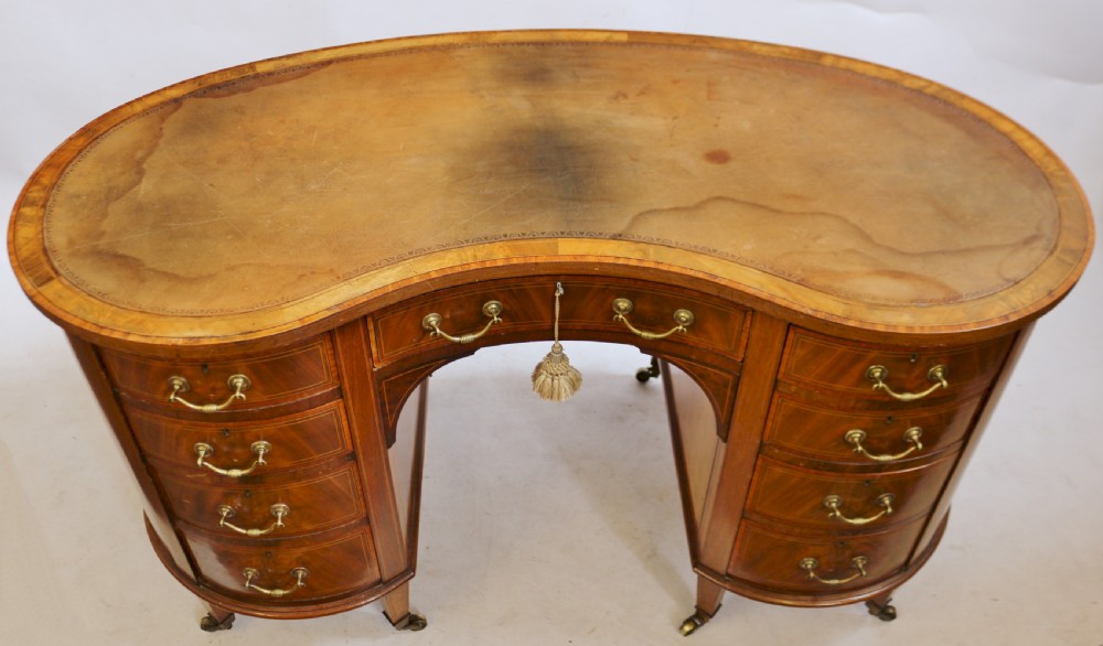 Edwardian Inlaid Figured Mahogany Kidney Shaped Desk View III