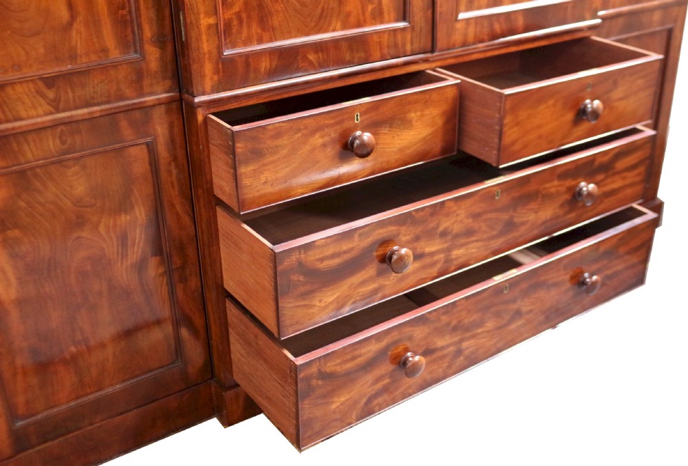 William 1V Figured Mahogany 4 Door Breakfront Wardrobe View VII