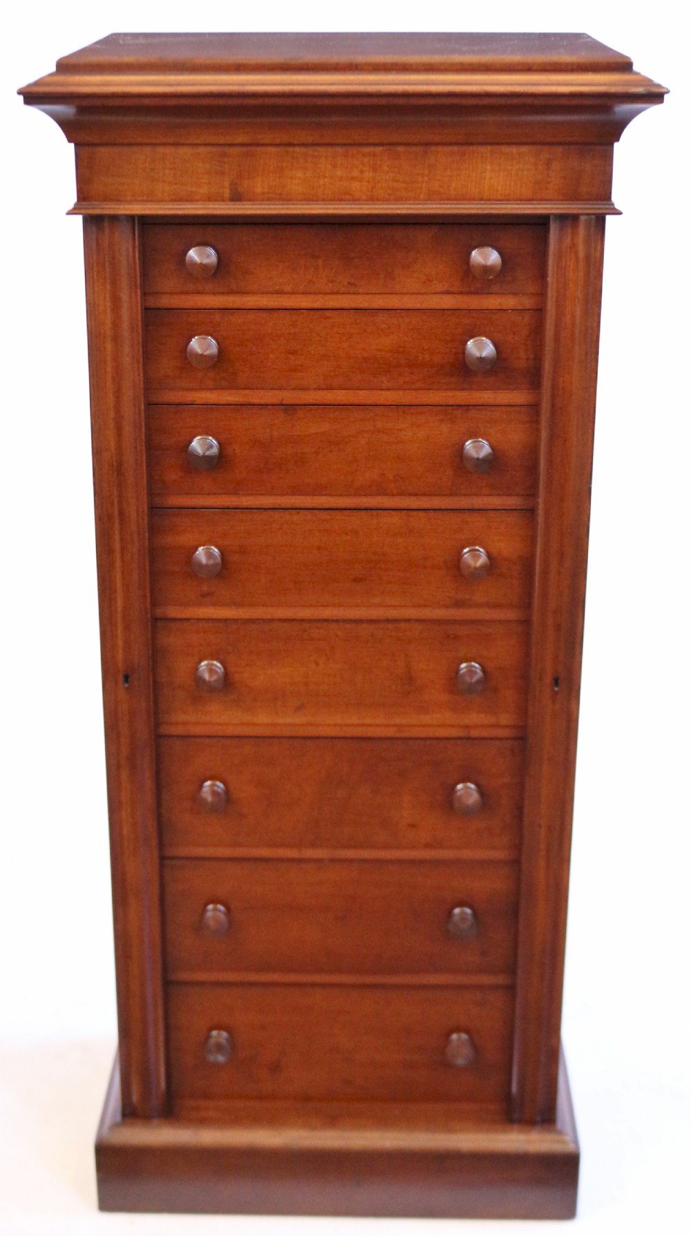 Fine Quality Victorian Mahogany 8 Drawer Wellington Chest
