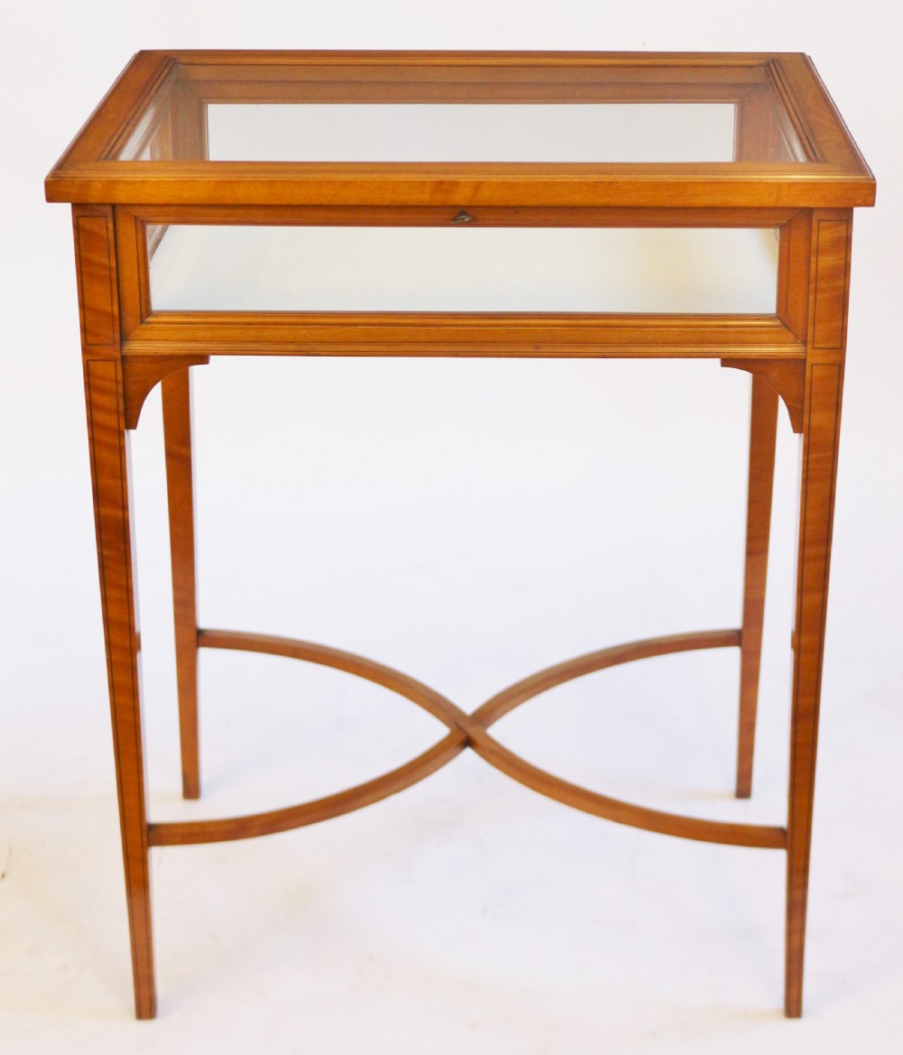 Fine Quality Edwardian Satinwood Bijouterie Table