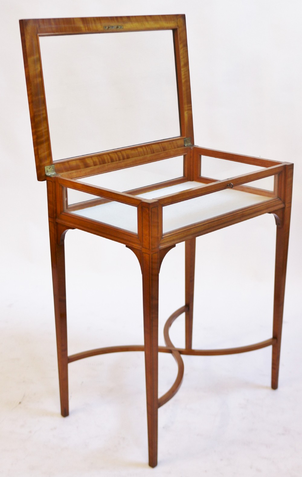Fine Quality Edwardian Satinwood Bijouterie Table View VI
