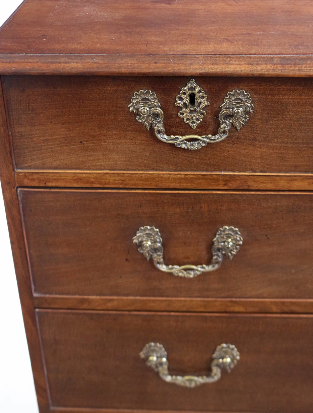 Fine George 111 Mahogany 5 Drawer Chest  View IX