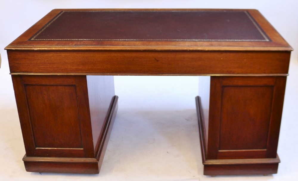 Victorian Mahogany 3 Part 9 Drawer Kneehole Desk View VIII