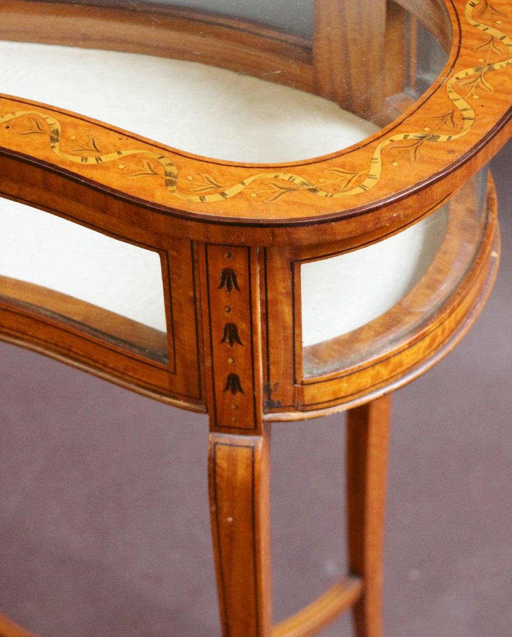 Edwardian Inlaid Satinwood Kidney Shaped Bijouterie Table View IX