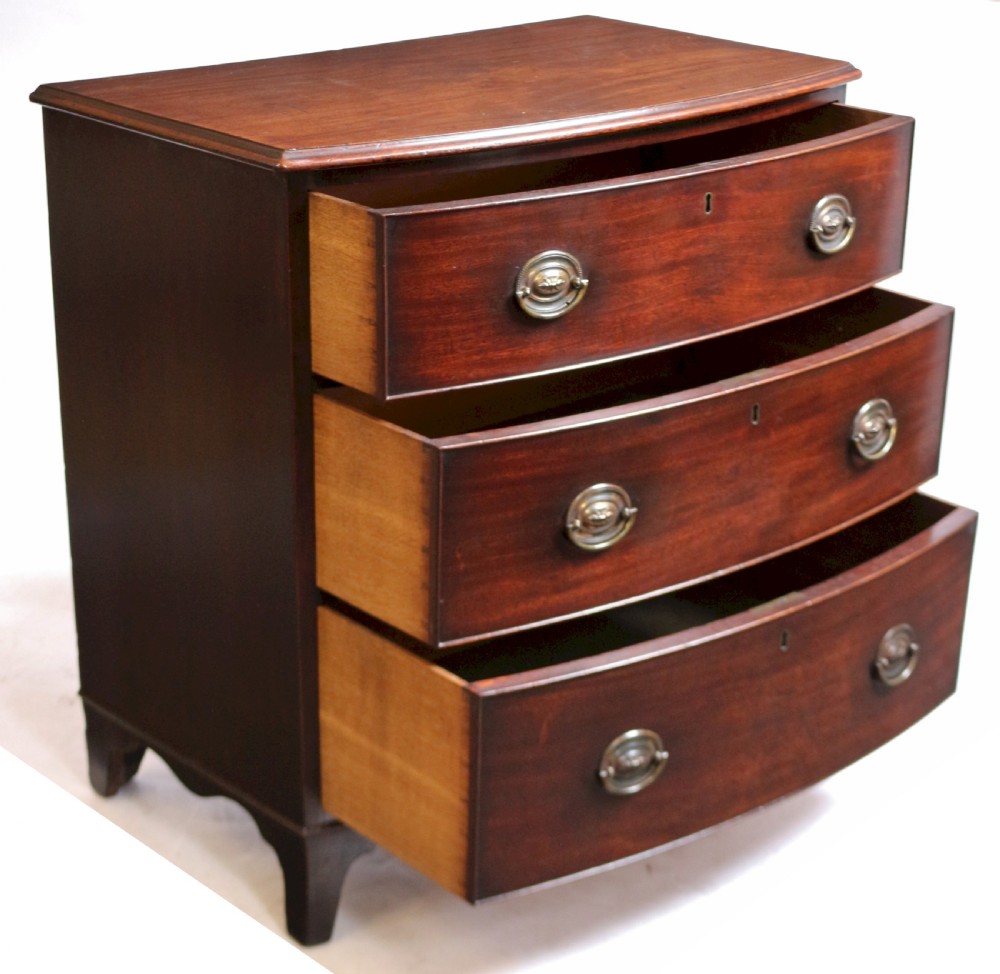 George 111 Mahogany Small 3 Drawer Bow Front Chest View IV