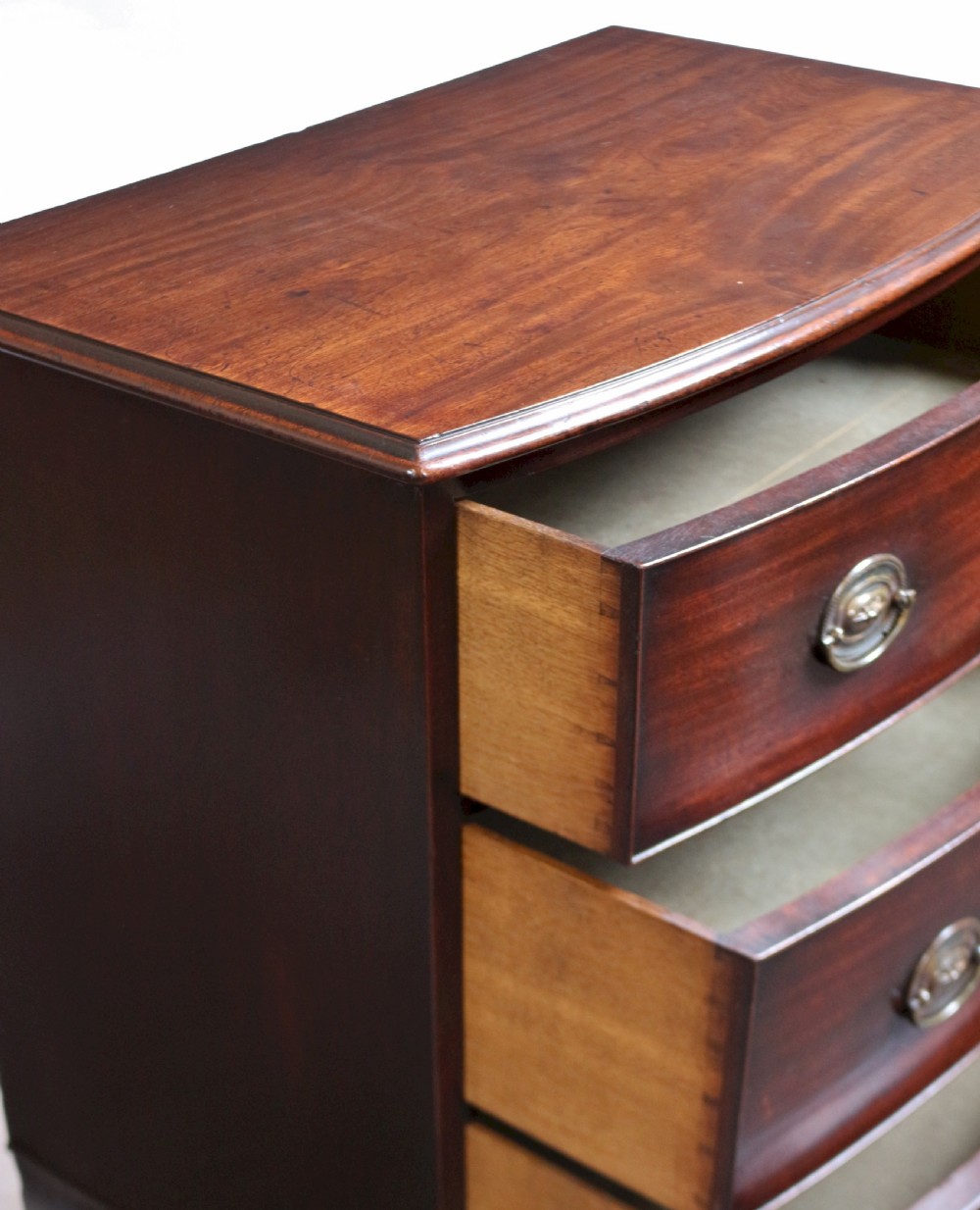 George 111 Mahogany Small 3 Drawer Bow Front Chest View IX
