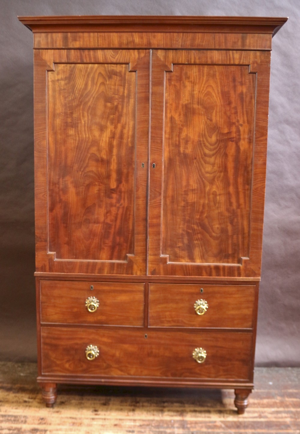 George 1V Mahogany Linen Press with 4 Internal Slides