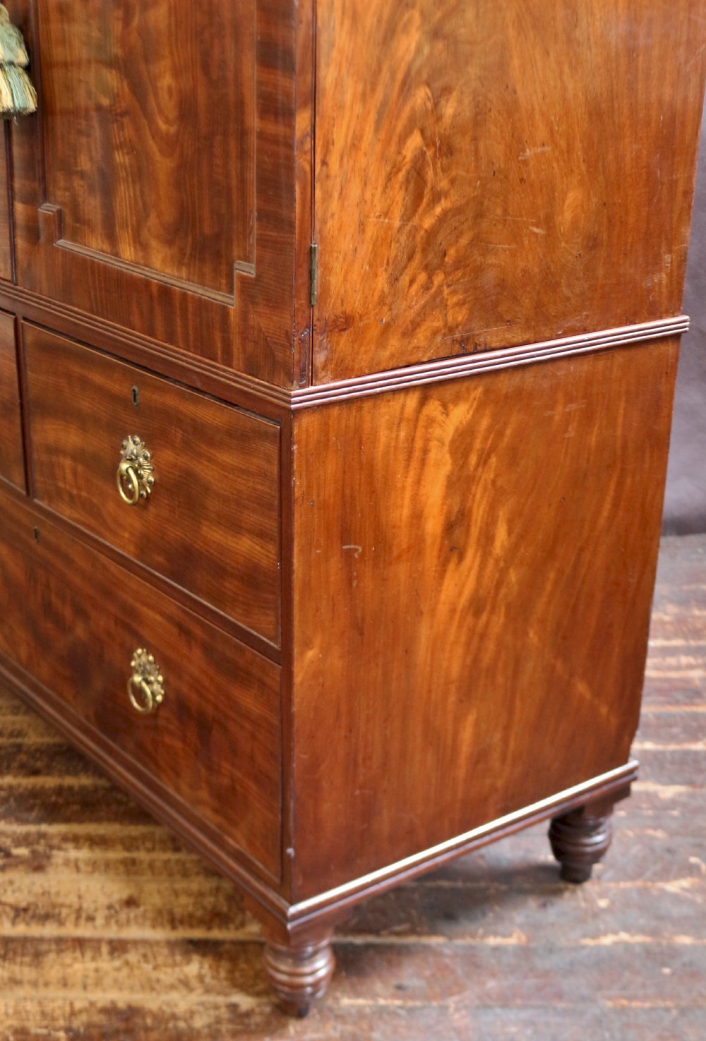 George 1V Mahogany Linen Press with 4 Internal Slides View VII