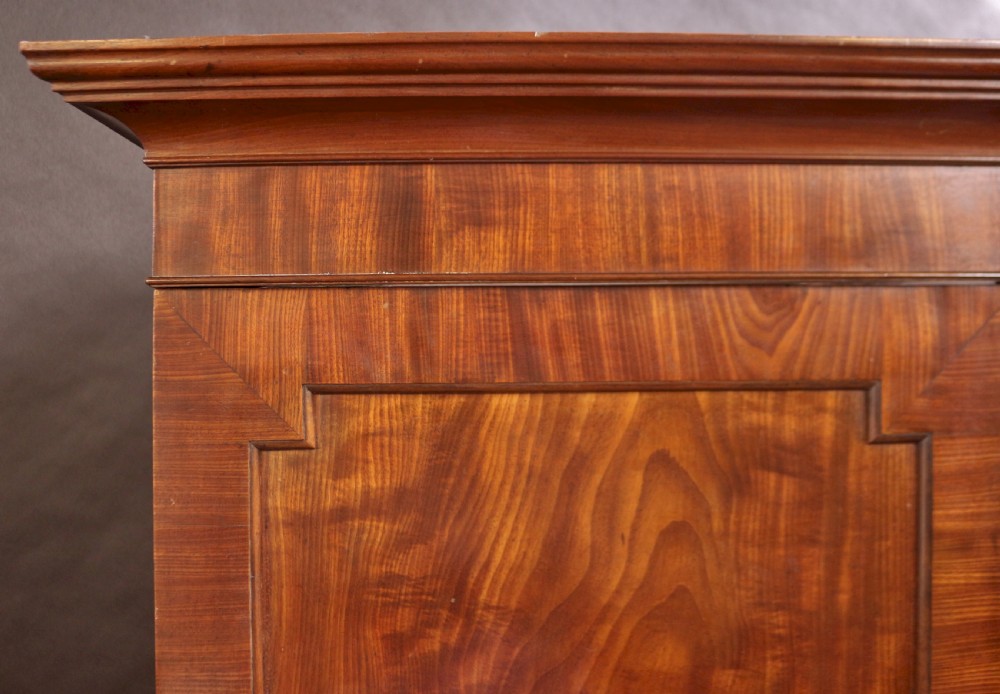 George 1V Mahogany Linen Press with 4 Internal Slides View XIII