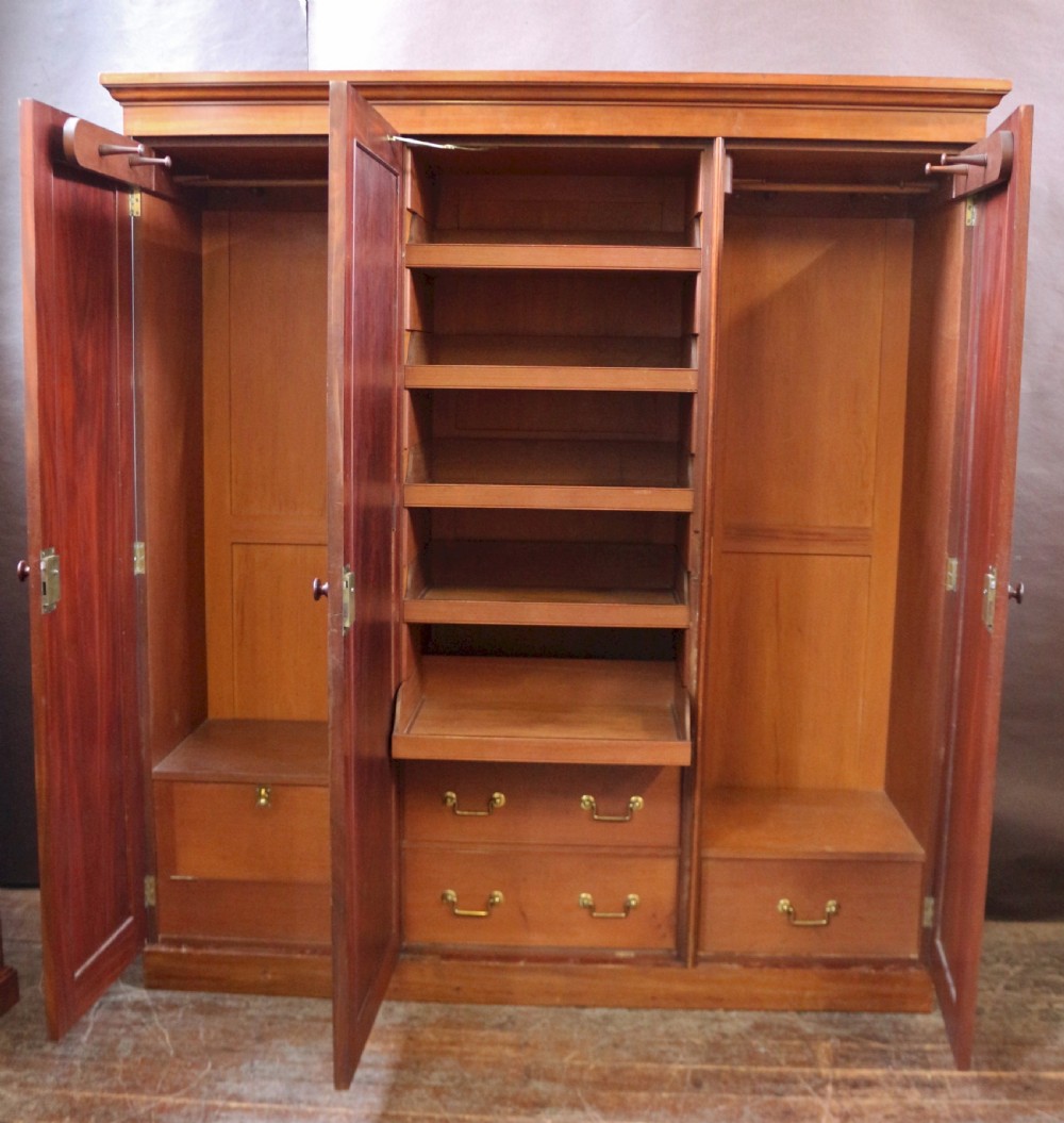 Fine Quality Victorian Mahogany 3 Door Wardrobe View IV