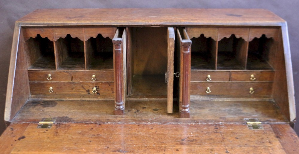 A Fine and Original George 111 Oak 4 Drawer Bureau View IV
