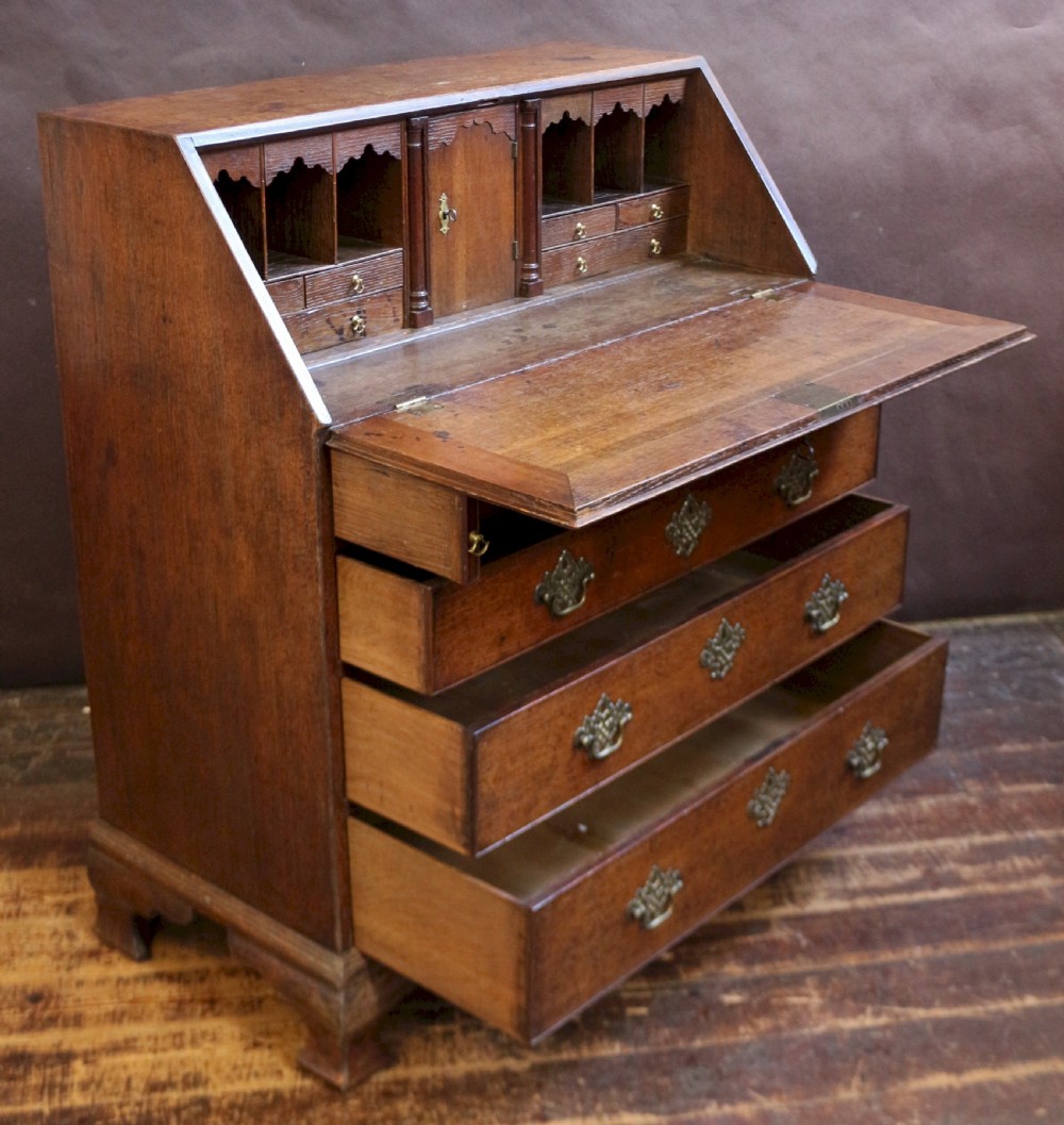 A Fine and Original George 111 Oak 4 Drawer Bureau View VI