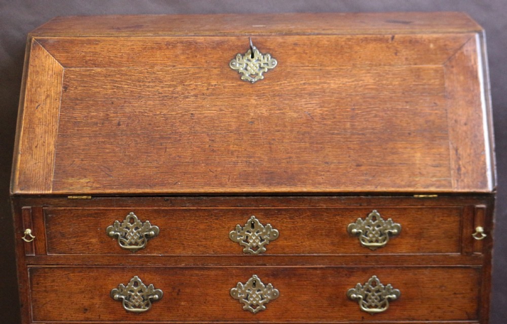 A Fine and Original George 111 Oak 4 Drawer Bureau View VIII