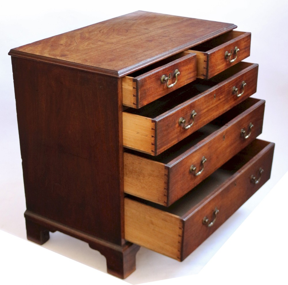 Fine George 111 Mahogany Small 5 Drawer Chest View III