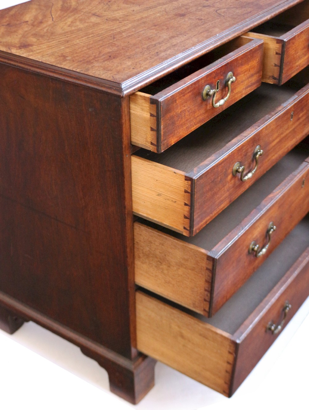 Fine George 111 Mahogany Small 5 Drawer Chest View VII
