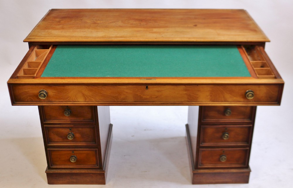 Good Quality Victorian Mahogany 9 Drawer Kneehole Desk View II
