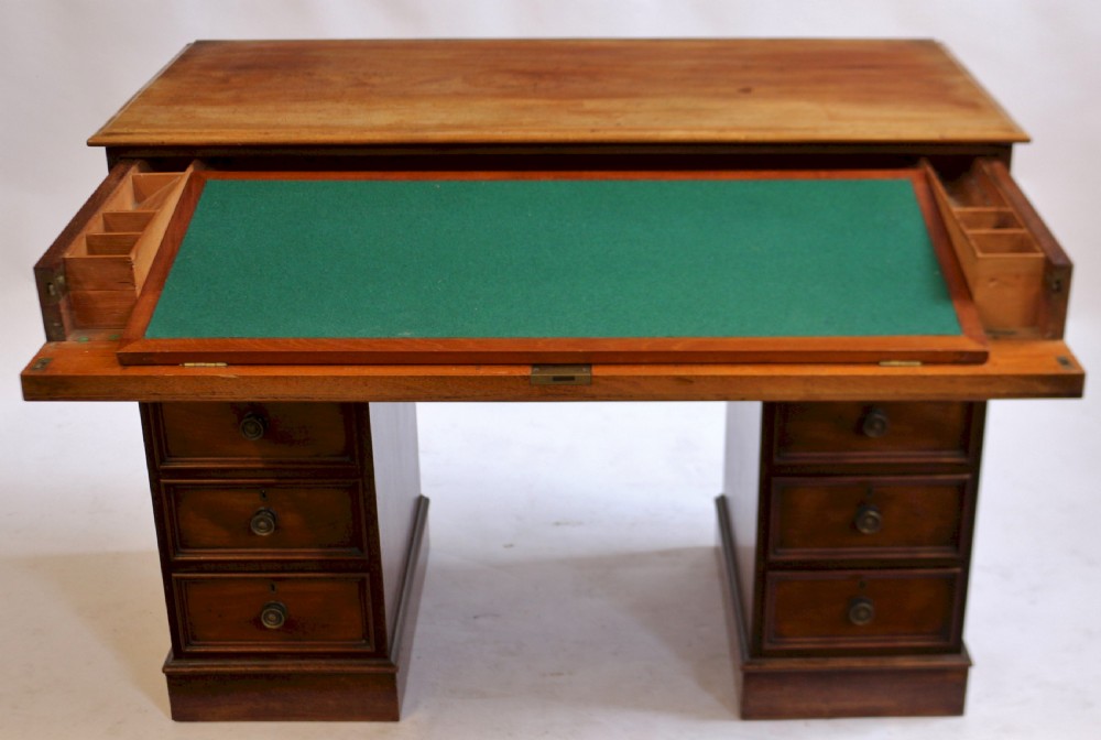 Good Quality Victorian Mahogany 9 Drawer Kneehole Desk View III