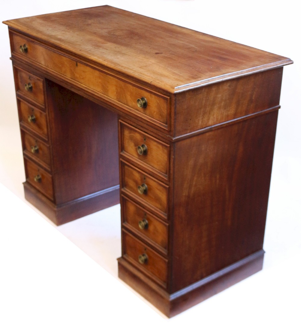 Good Quality Victorian Mahogany 9 Drawer Kneehole Desk View VII