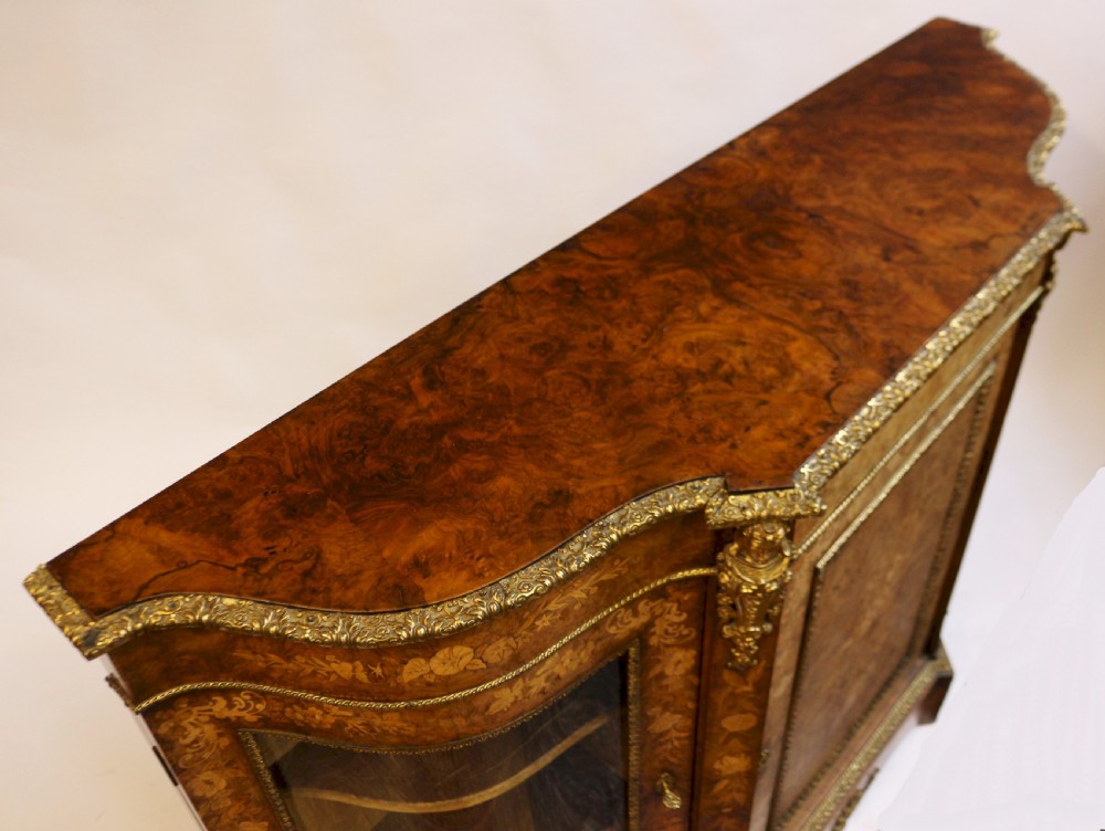 Fine Figured Walnut & Marquetry Serpentine Ormolu Mounted Credenza View V