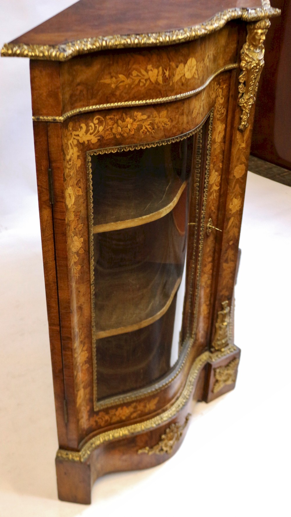 Fine Figured Walnut & Marquetry Serpentine Ormolu Mounted Credenza View XI