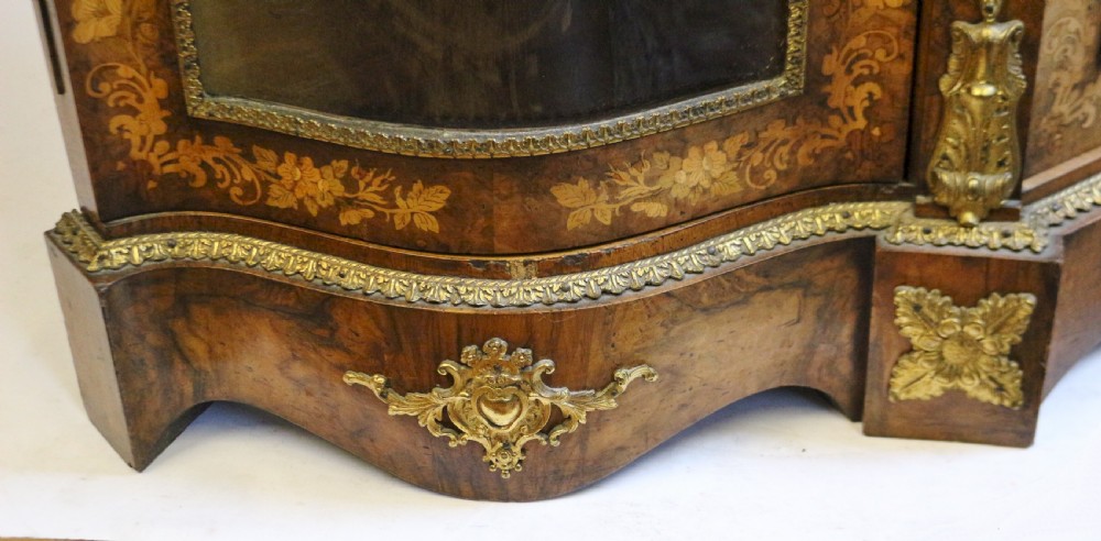 Fine Figured Walnut & Marquetry Serpentine Ormolu Mounted Credenza View XIII