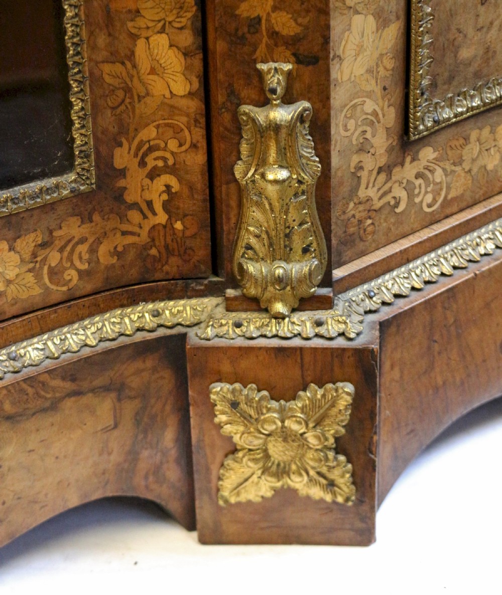 Fine Figured Walnut & Marquetry Serpentine Ormolu Mounted Credenza View XV