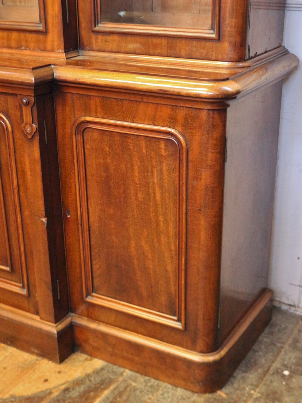 Victorian Mahogany 3 Door Round Cornered Breakfront Bookcase View IX