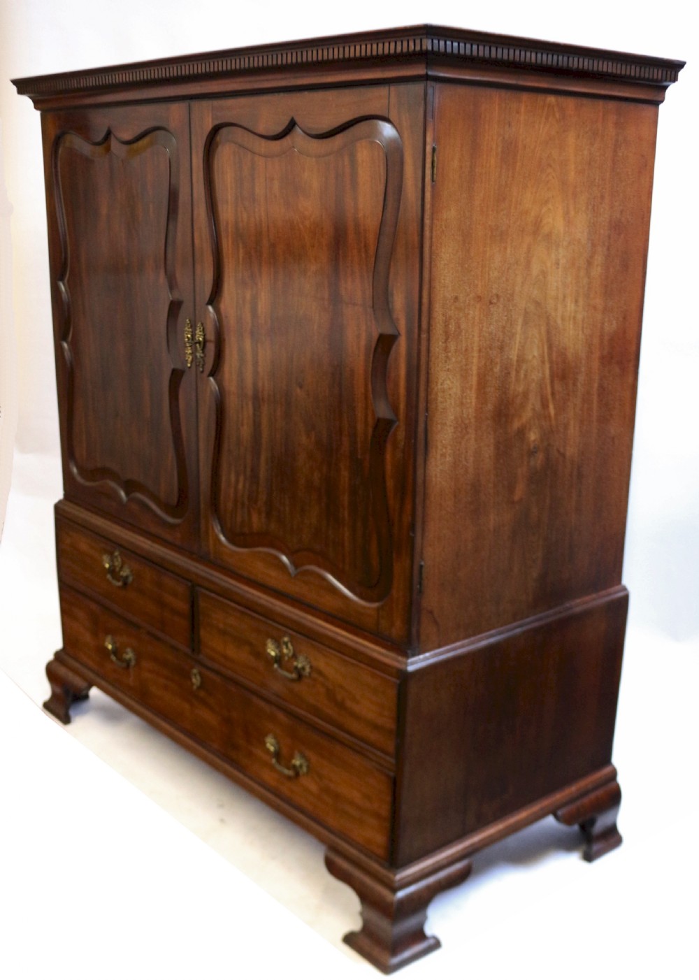 Fine Early George III Mahogany Linen Press View V