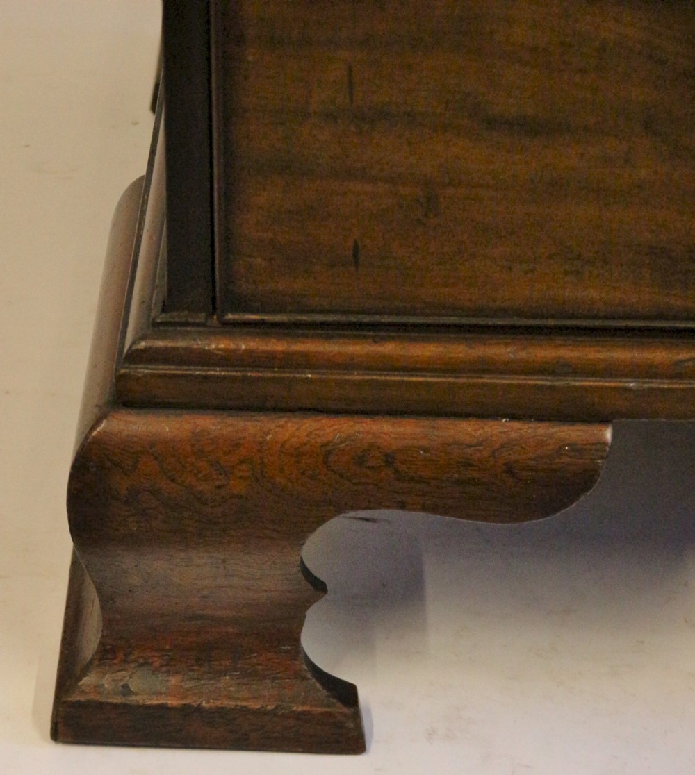 Fine Early George III Mahogany Linen Press View VI
