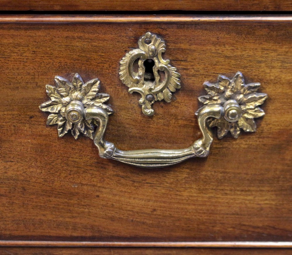 Fine Early George III Mahogany Linen Press View VIII