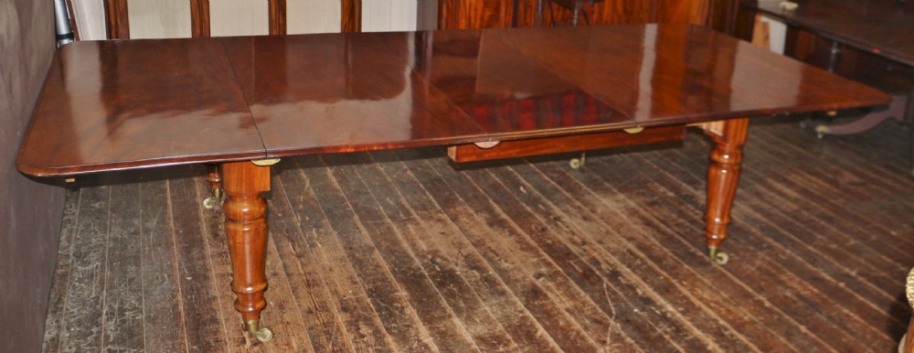 Early Victorian Mahogany Extending Dining Table having 3 Extra Leaves View XIII