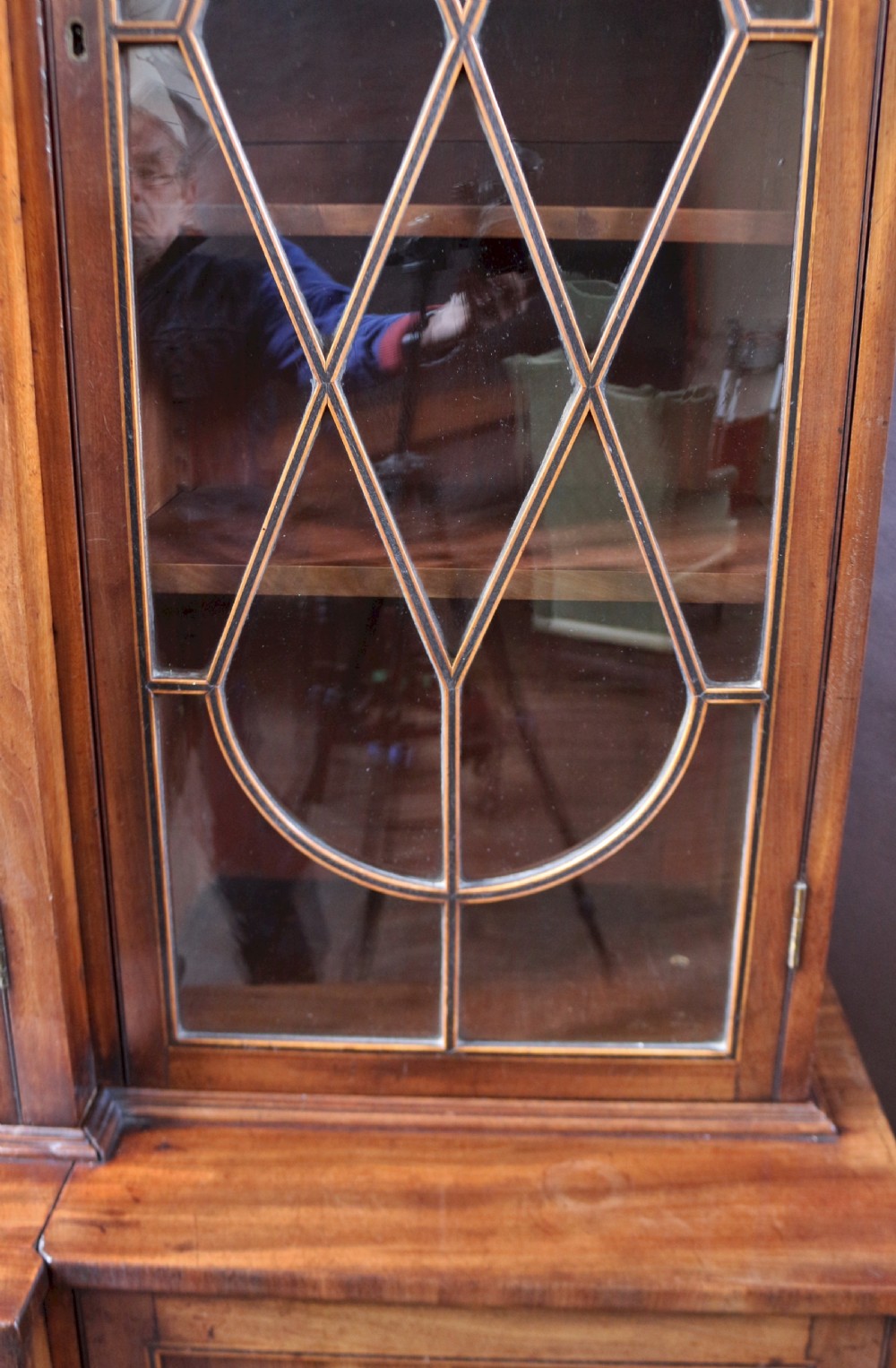 Regency Mahogany 4 Door Inlaid Breakfront Glazed Bookcase View XIII