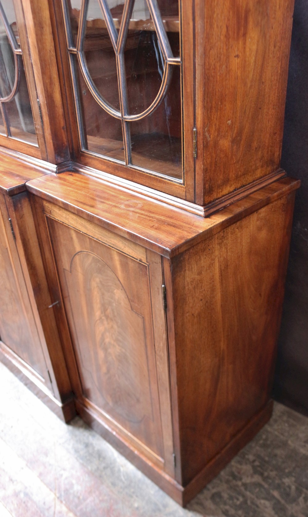 Regency Mahogany 4 Door Inlaid Breakfront Glazed Bookcase View XV