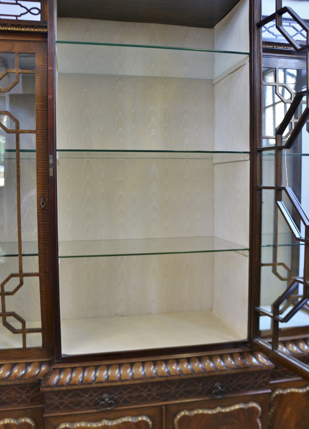 Edwardian Mahogany 'Chinese Chippendale' Breakfront Display Cabinet View XII