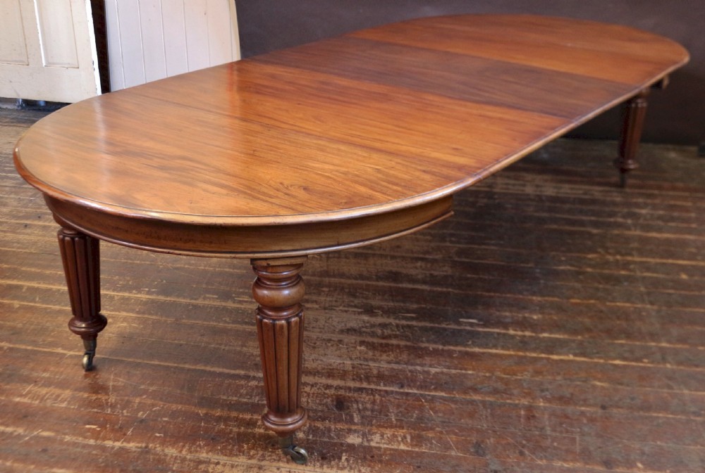 Victorian Mahogany Circular Extending Dining Table with 3 Extra Leaves View VII